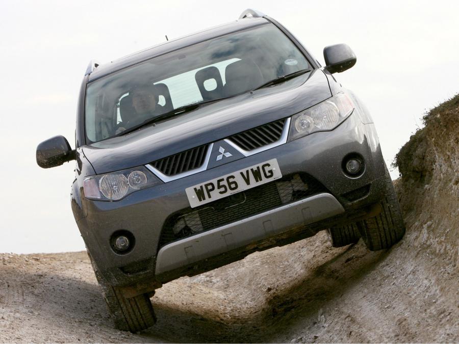  Mitsubishi Outlander 2007 года  (UK) (фото 11 из 21)